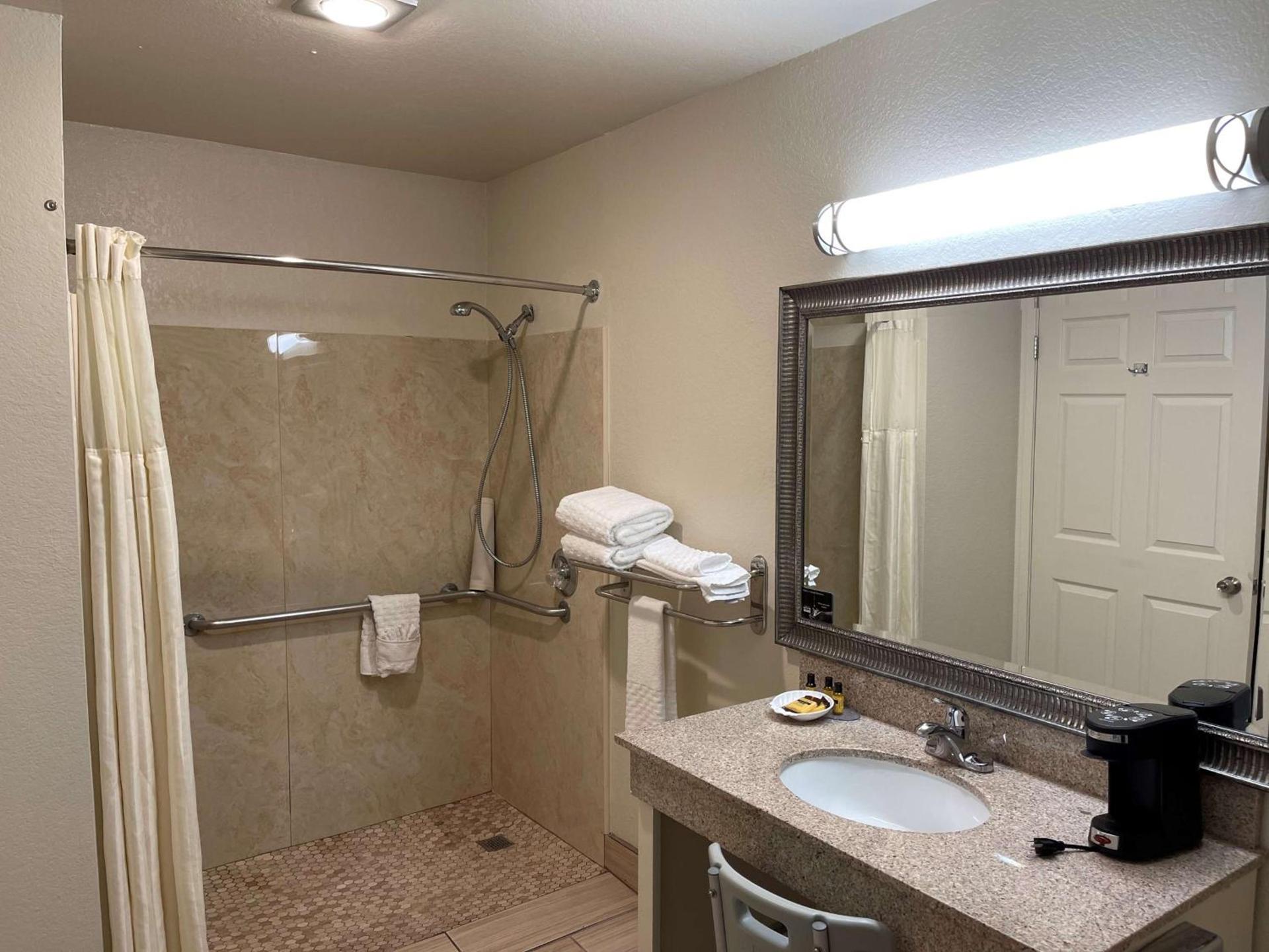 Best Western Plus Pleasanton Inn photo 21