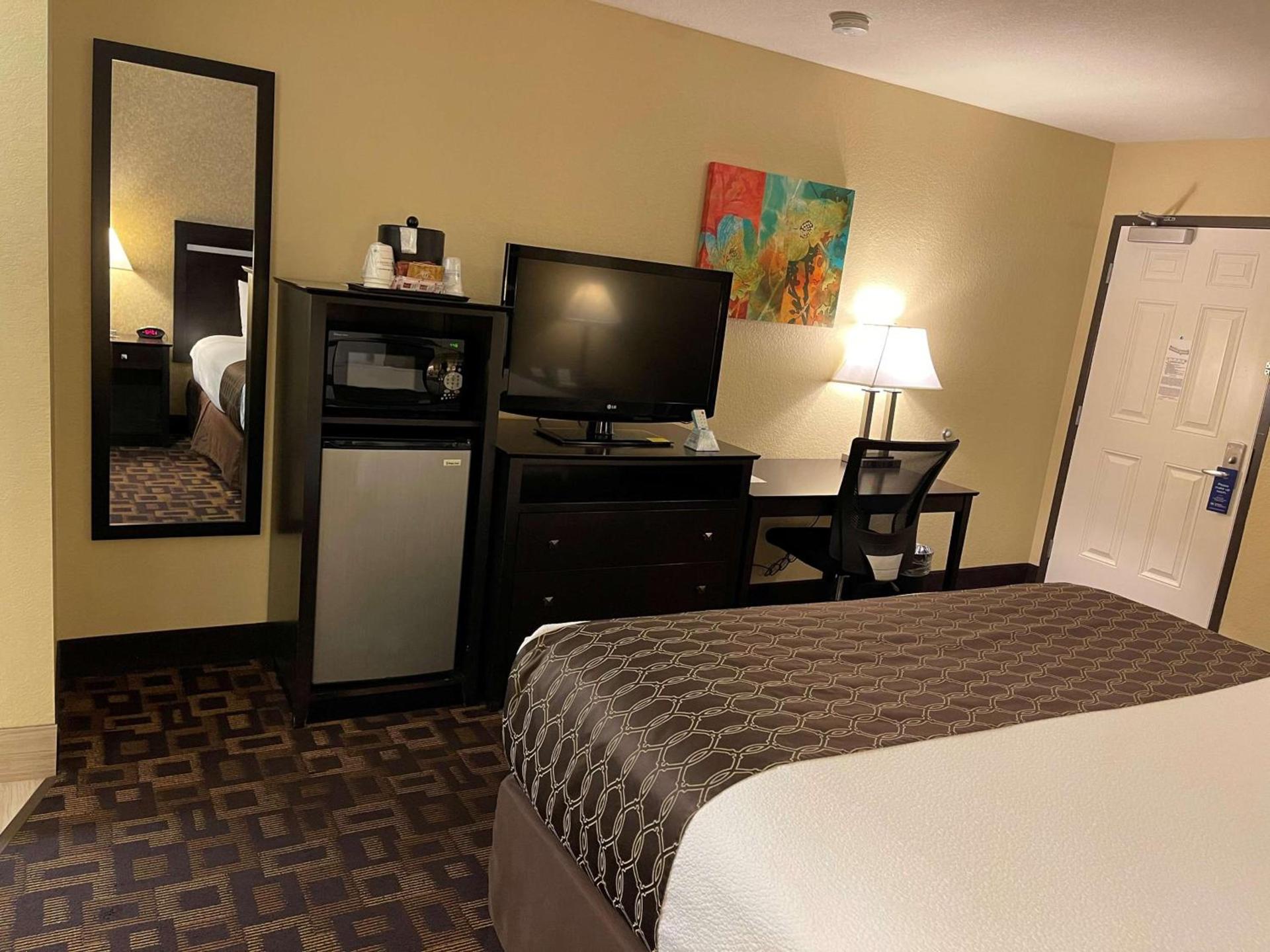 Best Western Plus Pleasanton Inn photo 17