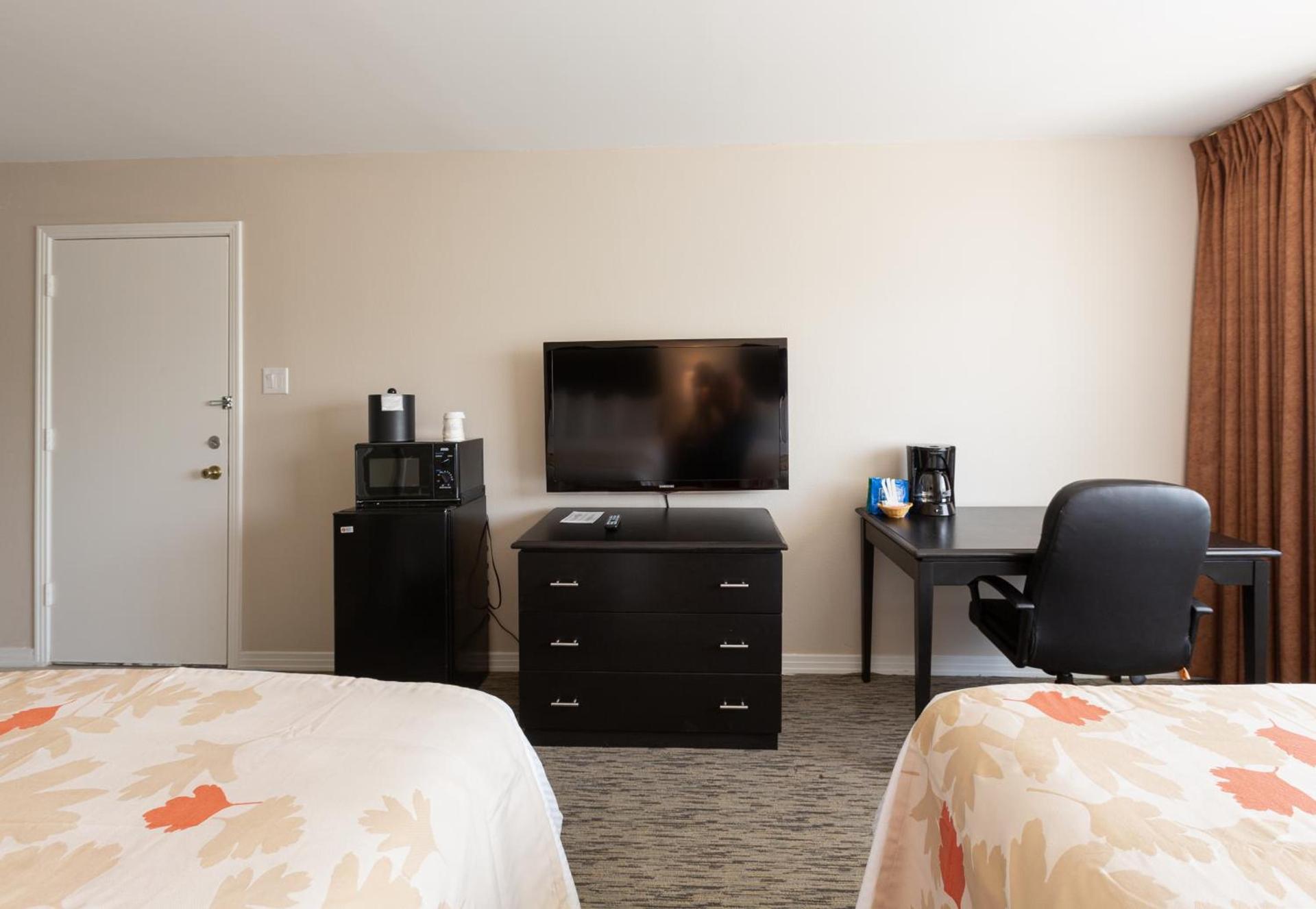 Value Suites Extended Stay - Arlington photo 15