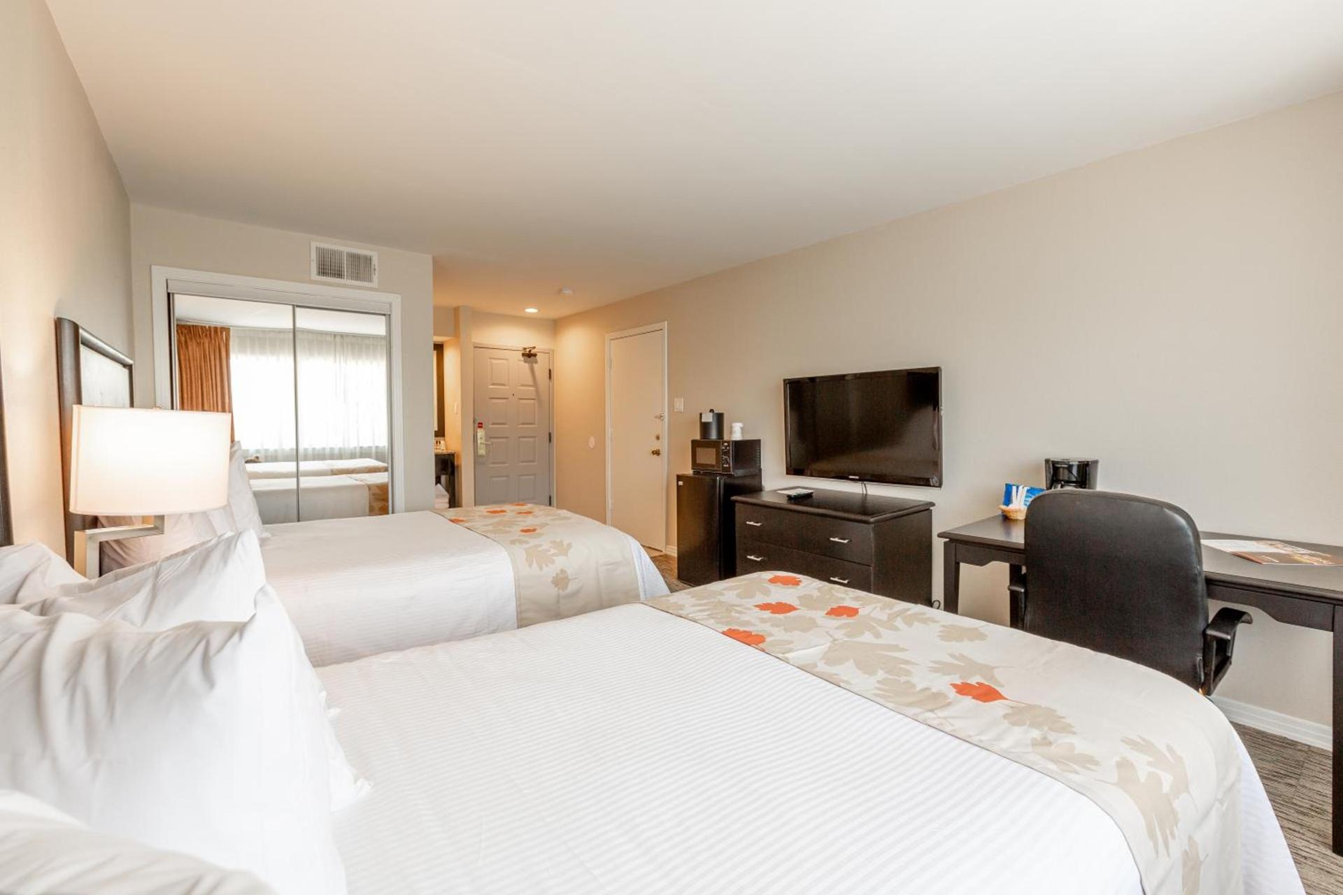 Value Suites Extended Stay - Arlington photo 4