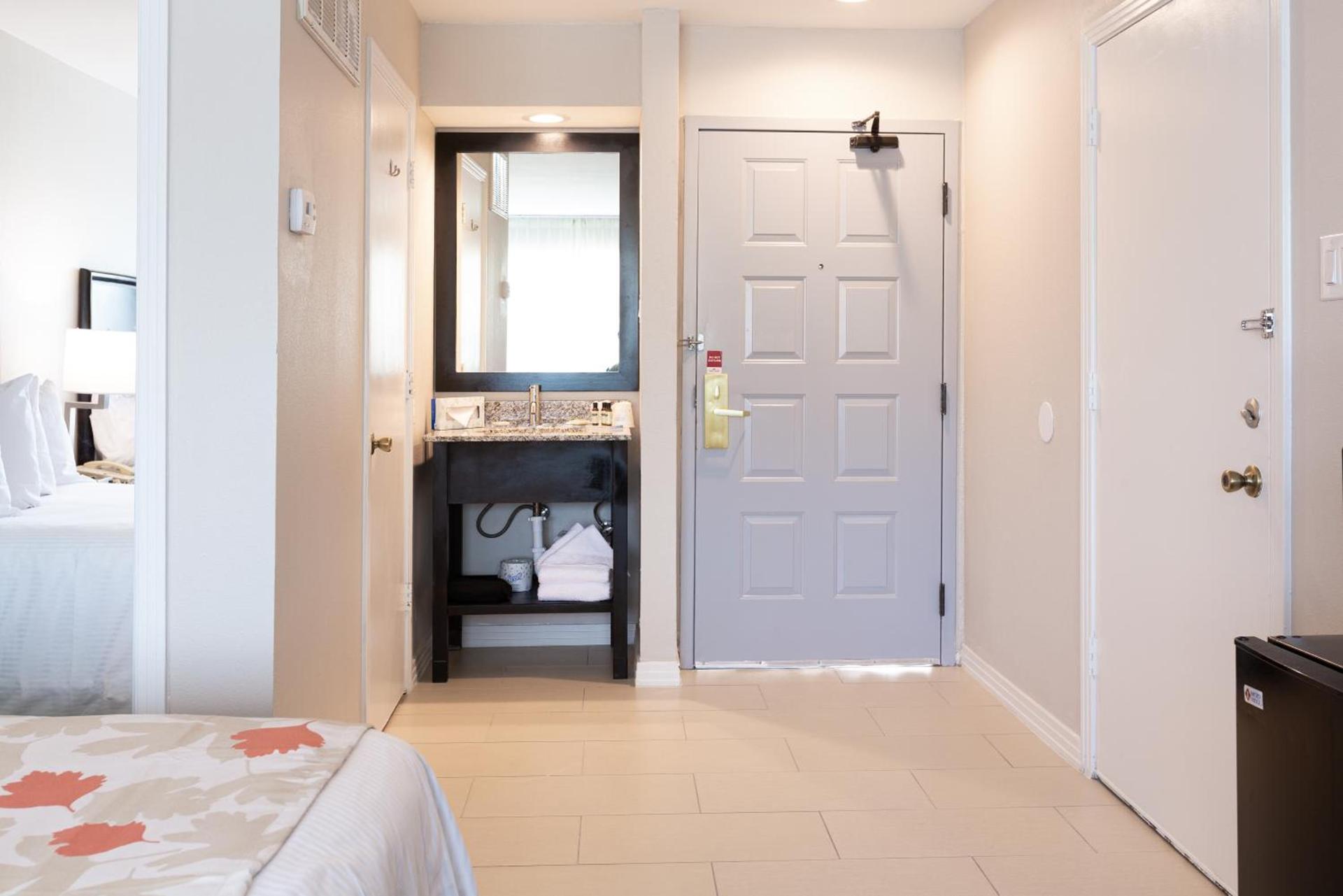 Value Suites Extended Stay - Arlington photo 11