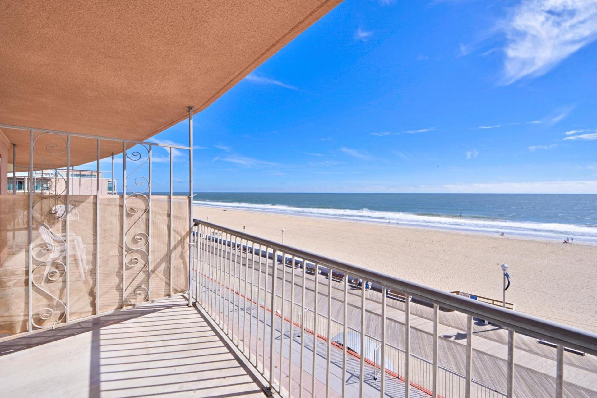 Grand Hotel Ocean City Oceanfront photo 7