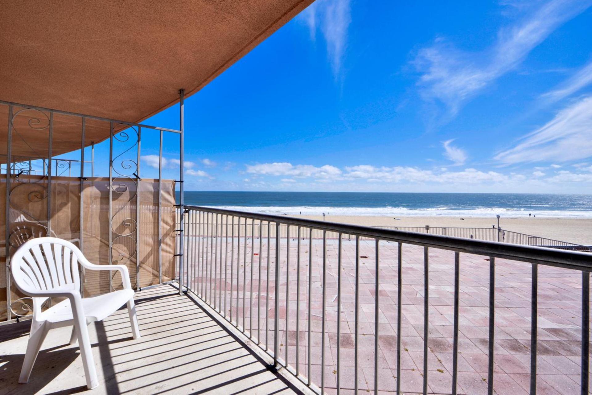 Grand Hotel Ocean City Oceanfront photo 16