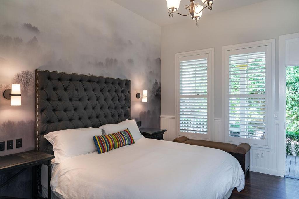 Brannan Cottage Inn photo 27