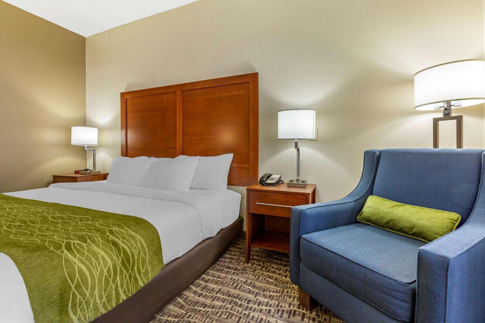 Comfort Inn & Suites Phoenix North - Deer Valley photo 31