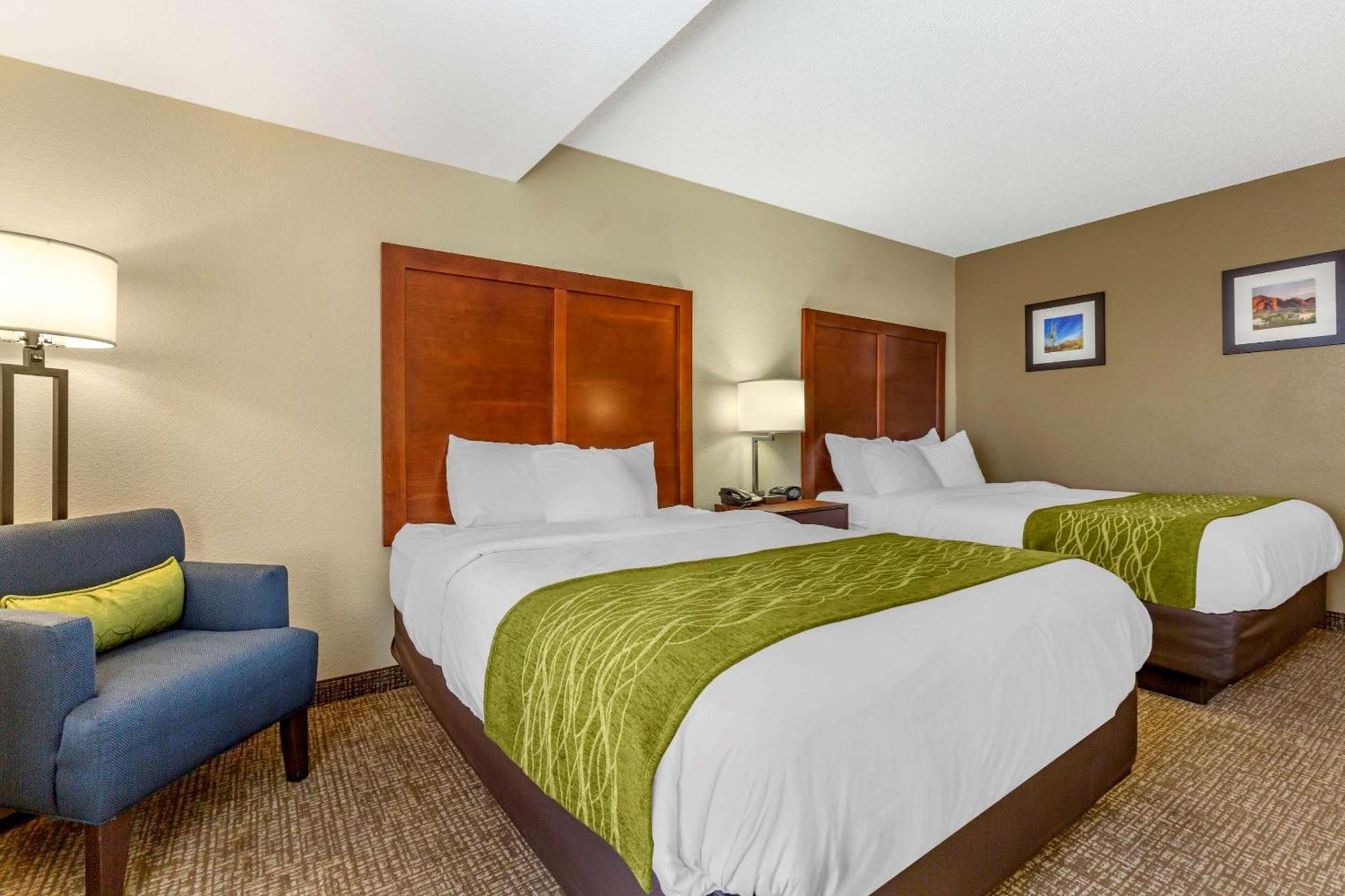 Comfort Inn & Suites Phoenix North - Deer Valley photo 11