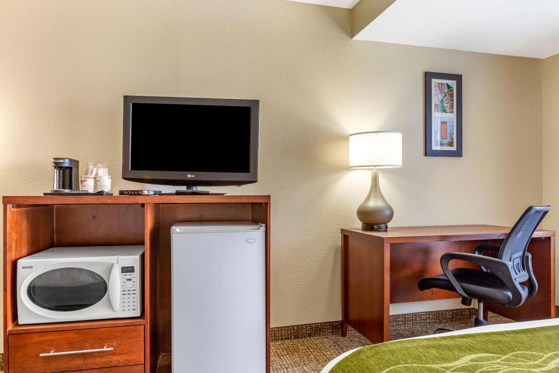 Comfort Inn & Suites Phoenix North - Deer Valley photo 13