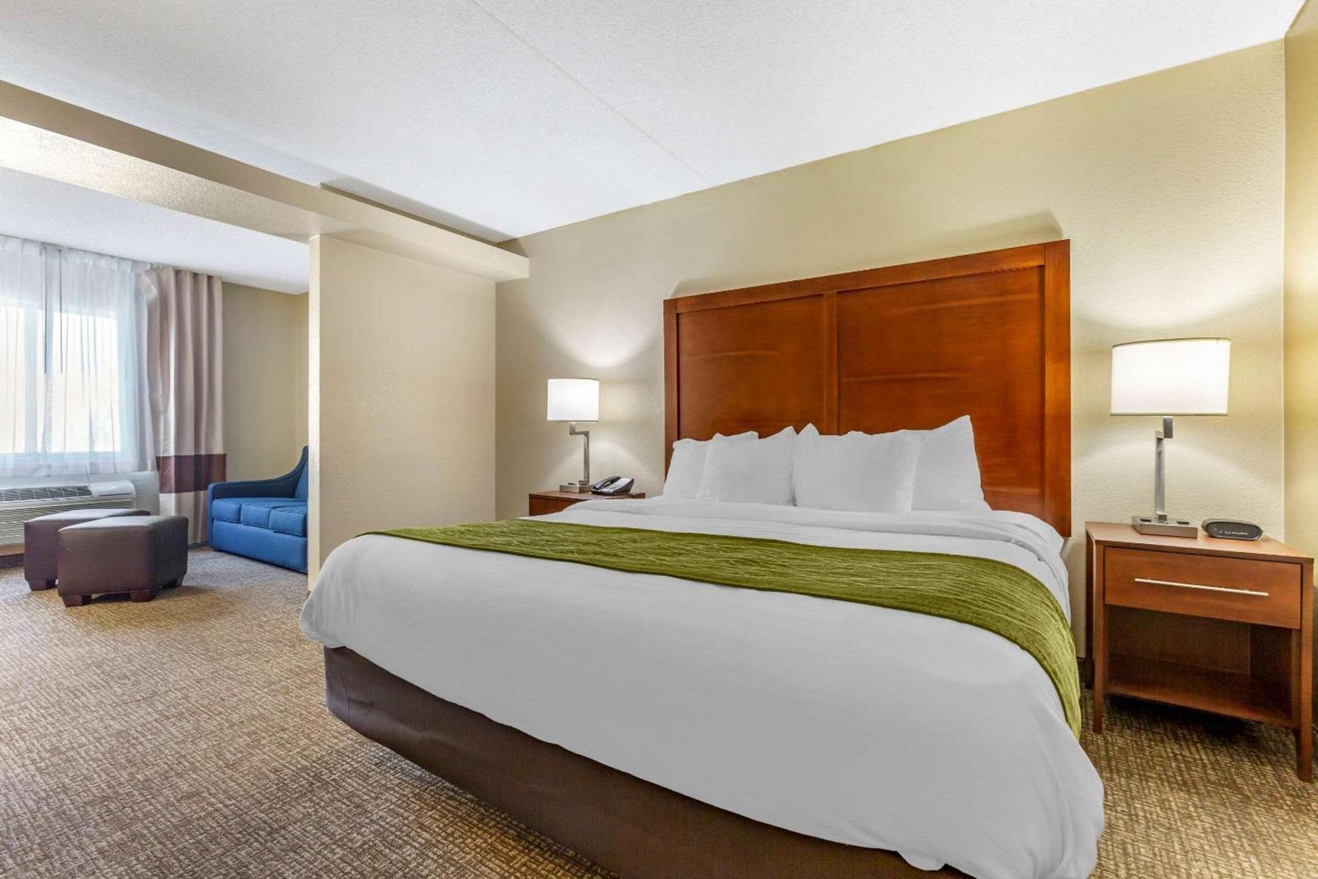 Comfort Inn & Suites Phoenix North - Deer Valley photo 18