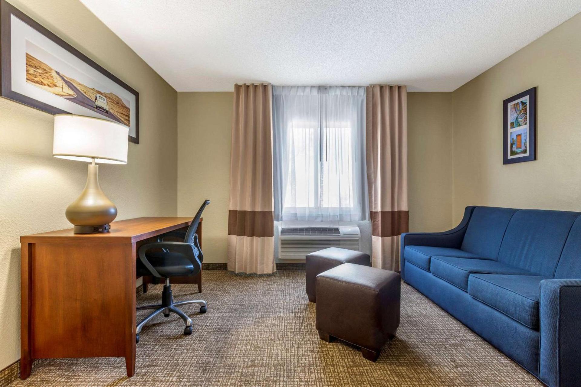 Comfort Inn & Suites Phoenix North - Deer Valley photo 19