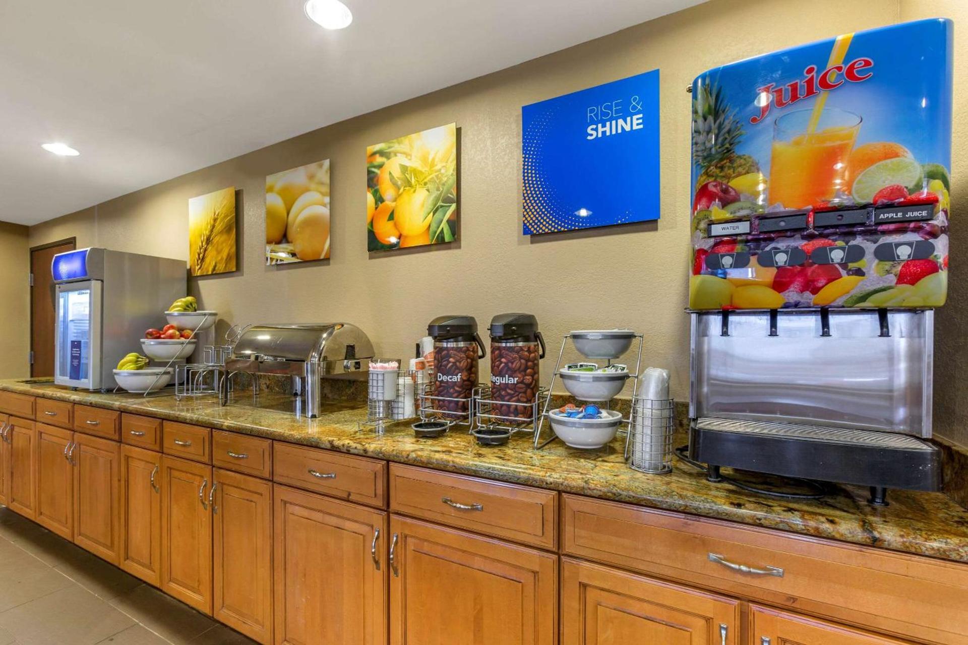 Comfort Inn & Suites Phoenix North - Deer Valley photo 27