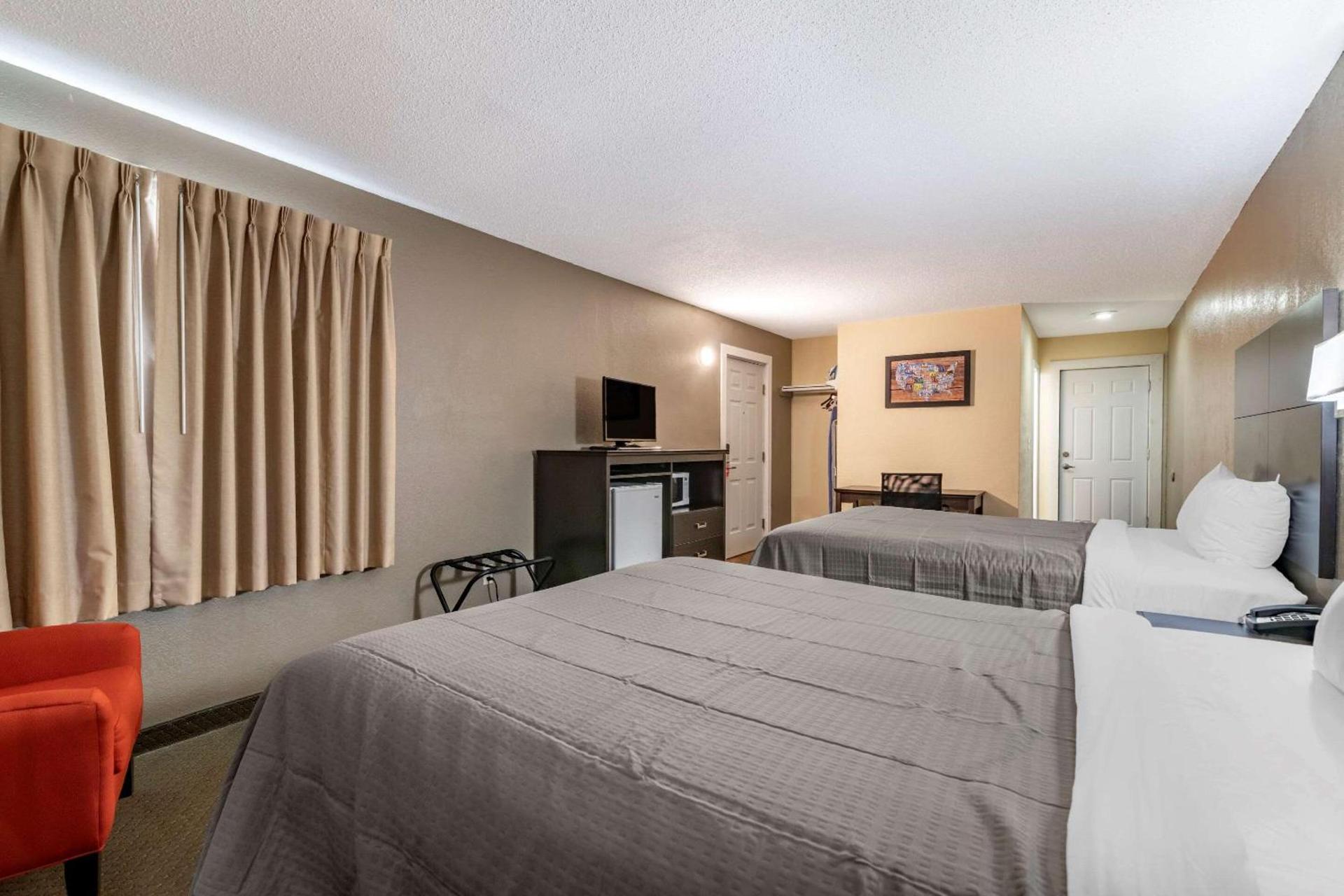 Rodeway Inn Lake George Outlets photo 14