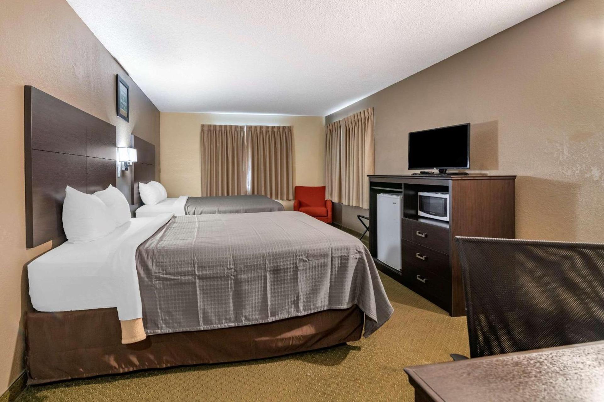 Rodeway Inn Lake George Outlets photo 15