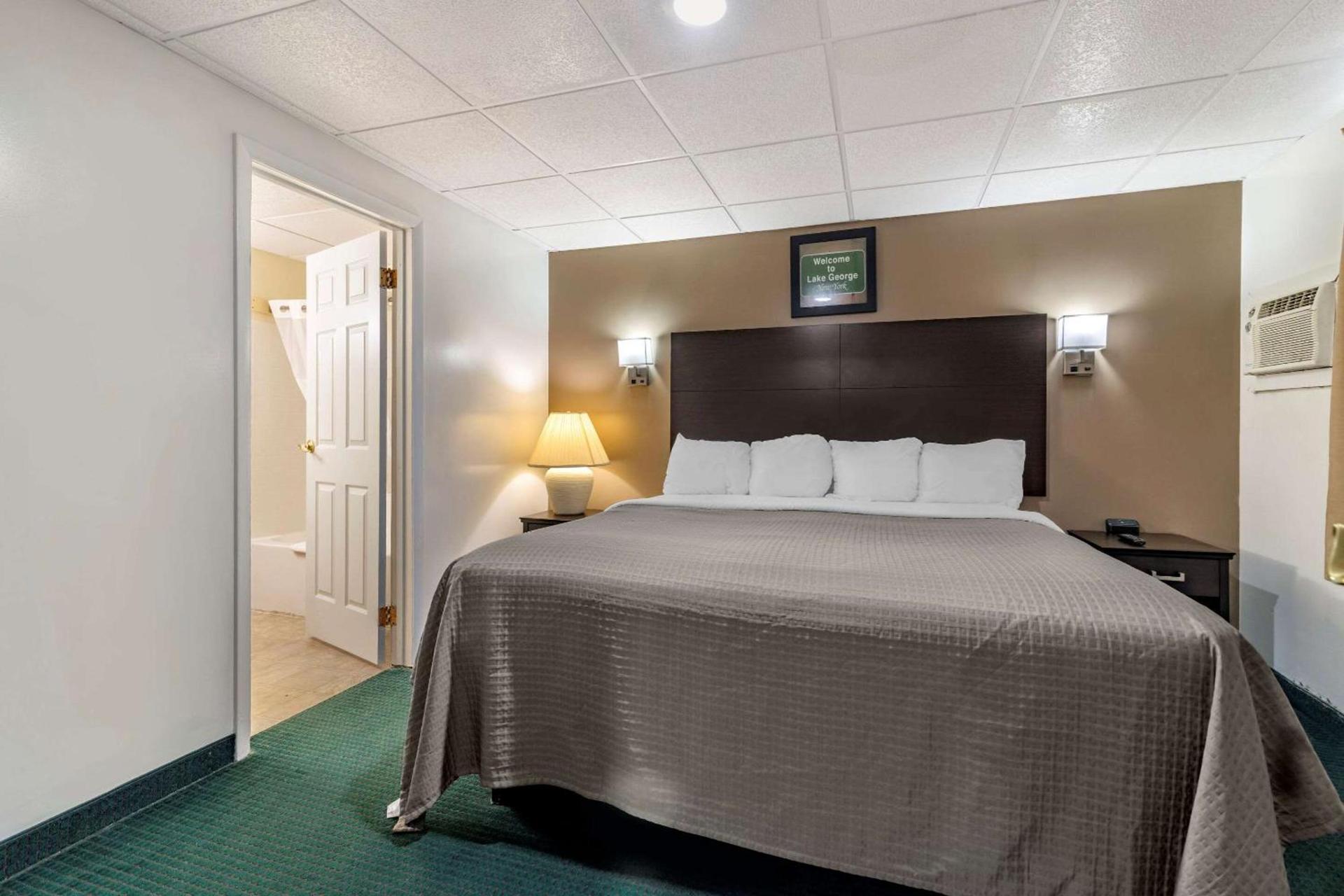 Rodeway Inn Lake George Outlets photo 18