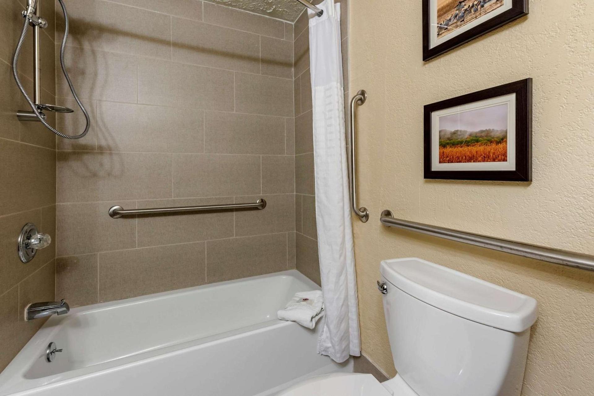 Comfort Inn Madison near Clifty Falls photo 25