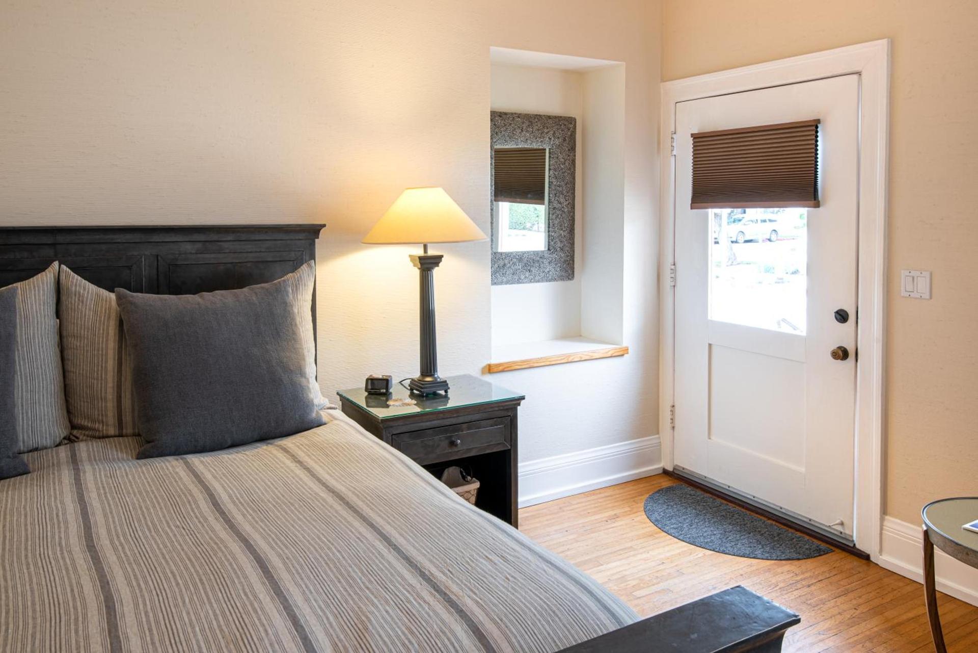 Harbor House Inn photo 13