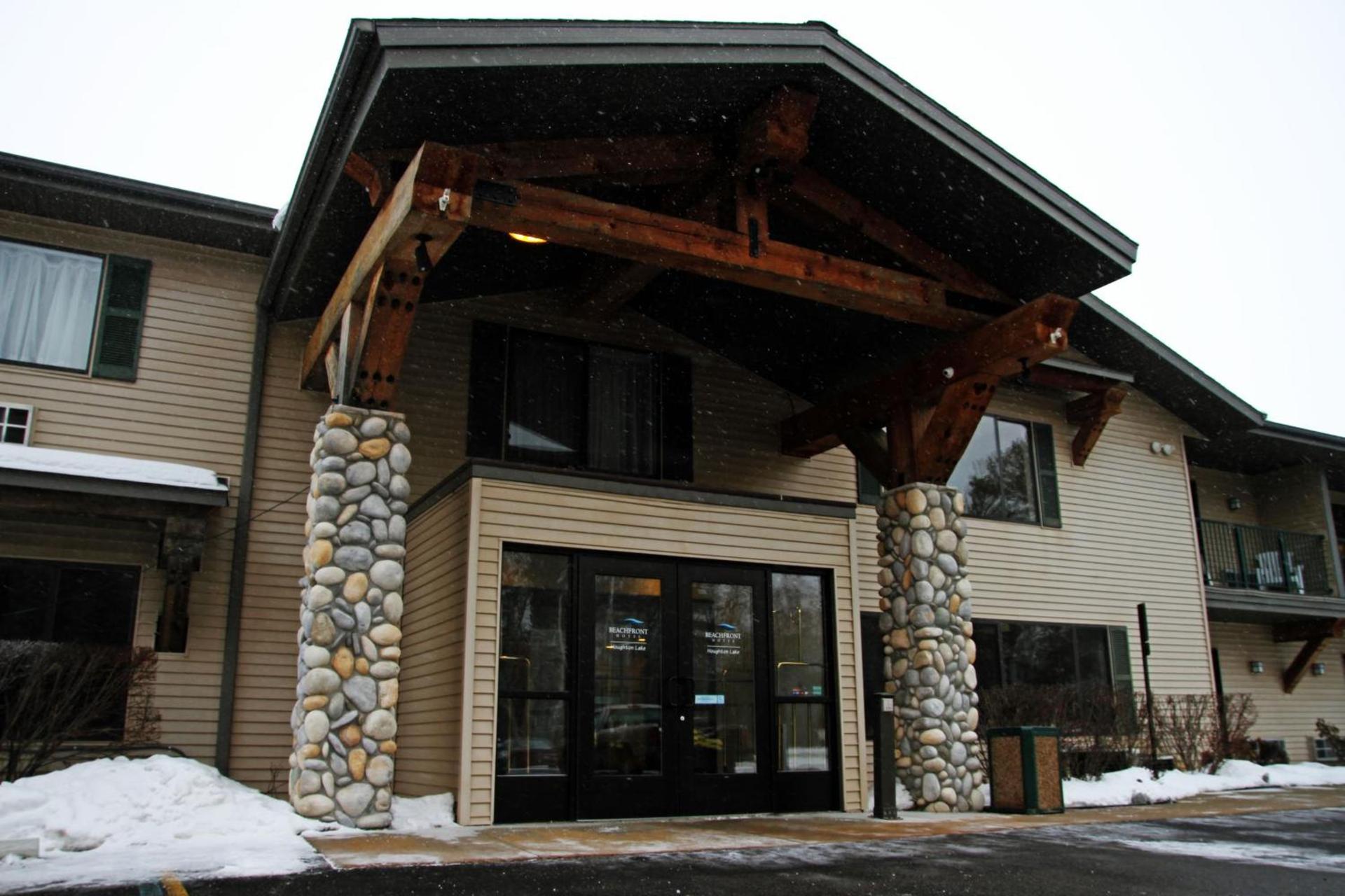 Beachfront Hotel Houghton Lake photo 11