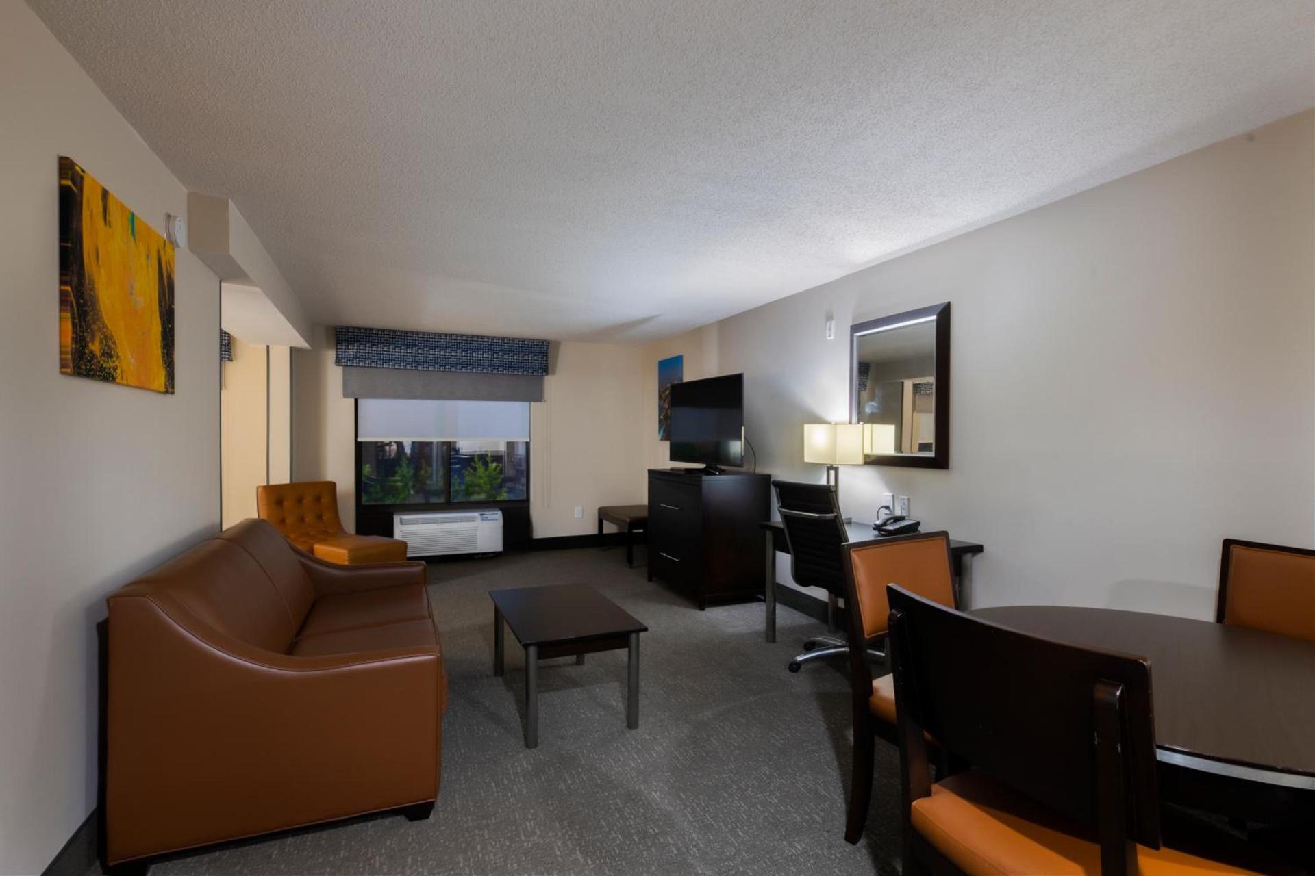 Wingate by Wyndham Atlanta Galleria/ Ballpark photo 54