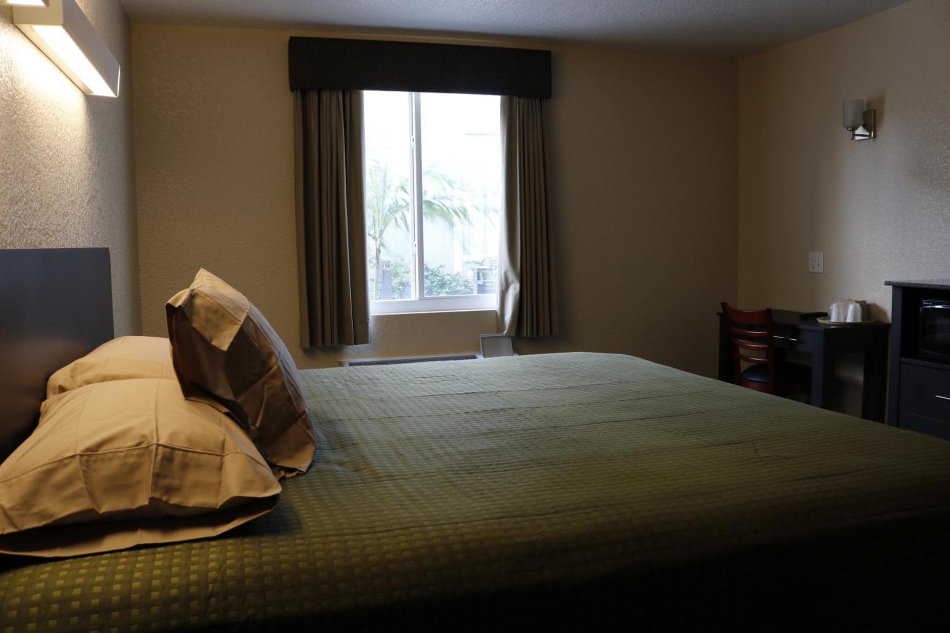 Pioneer Inn photo 10