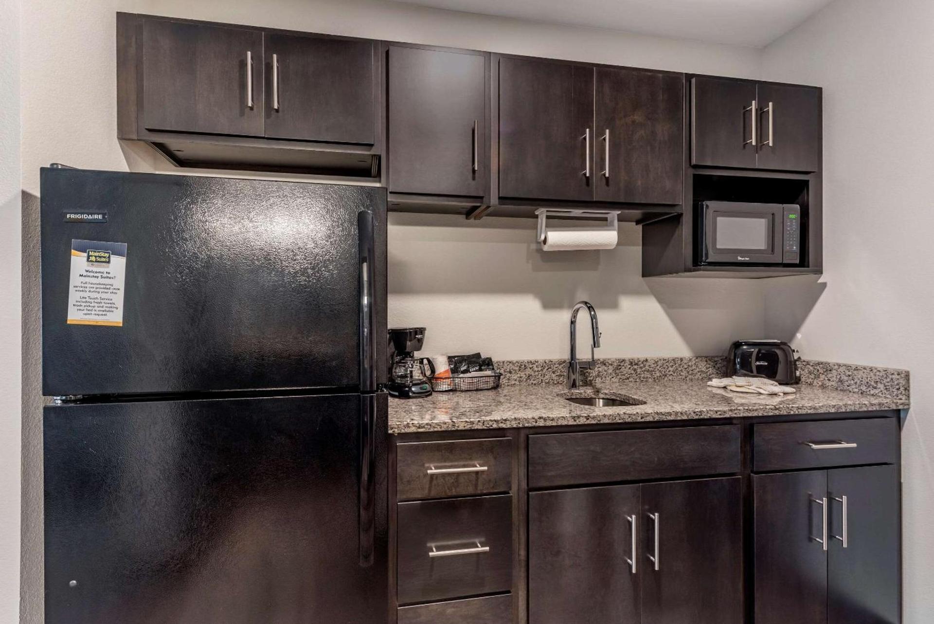MainStay Suites Newberry - Crane photo 13