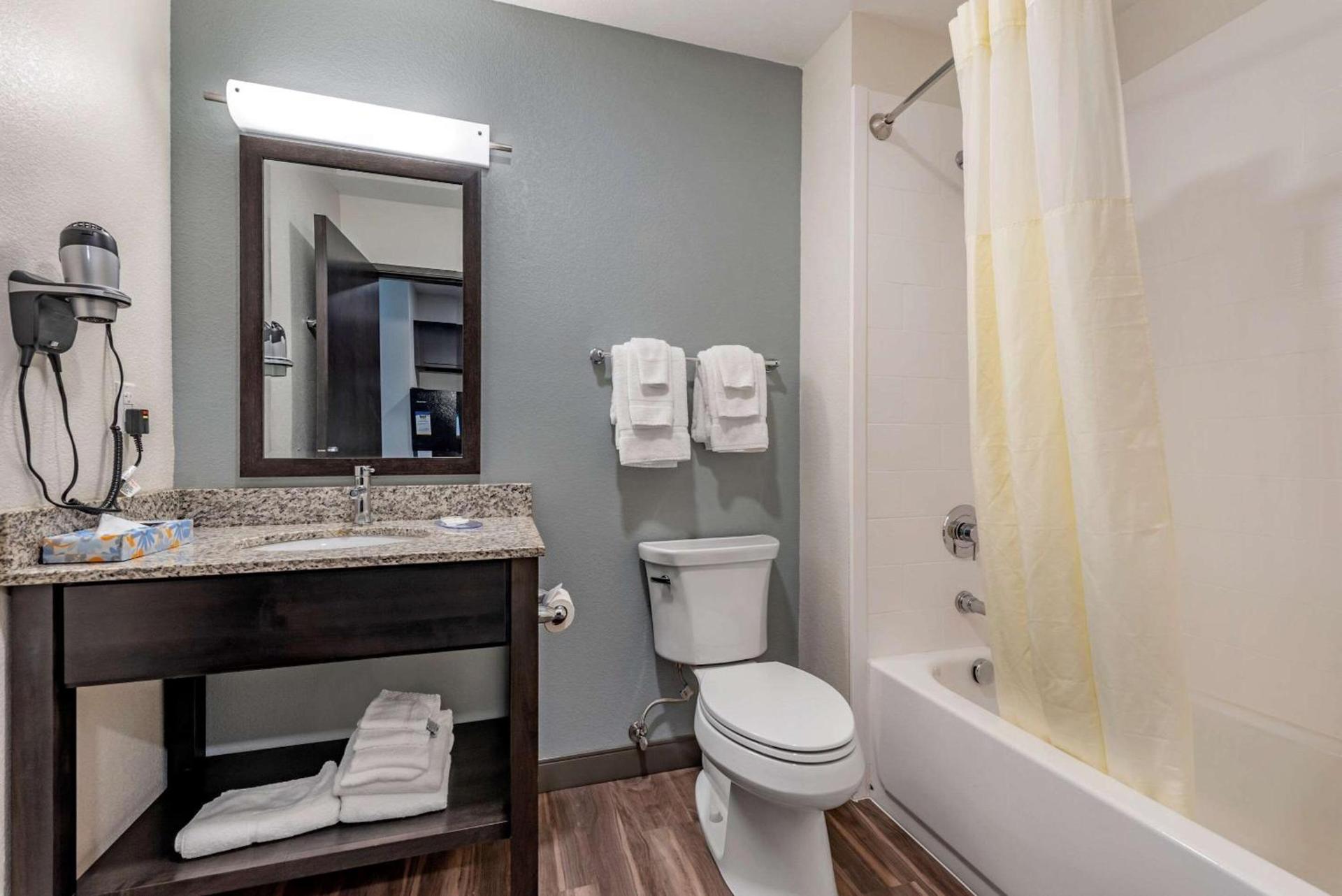 MainStay Suites Newberry - Crane photo 24