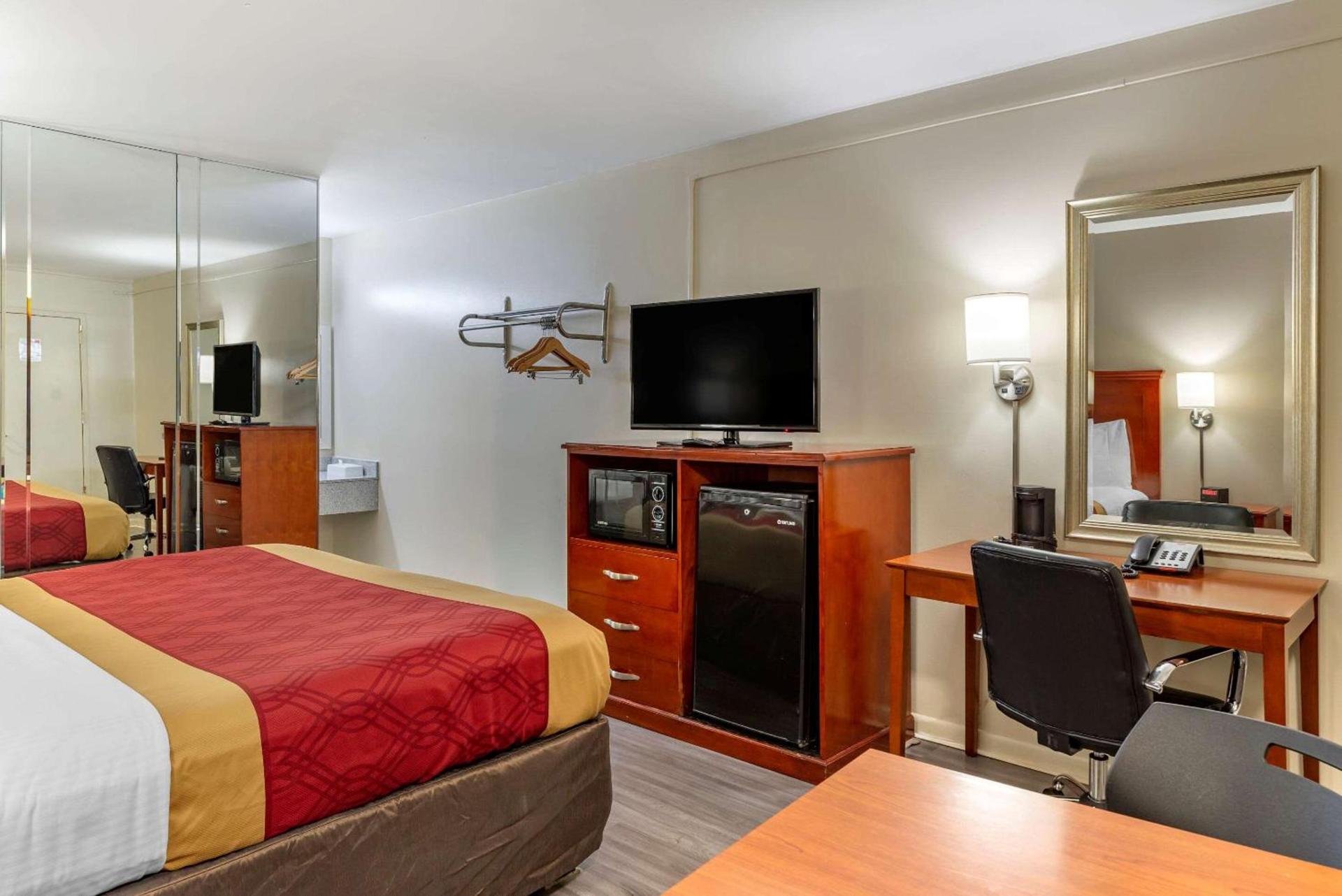 Econo Lodge Charlottesville North - University Area photo 6