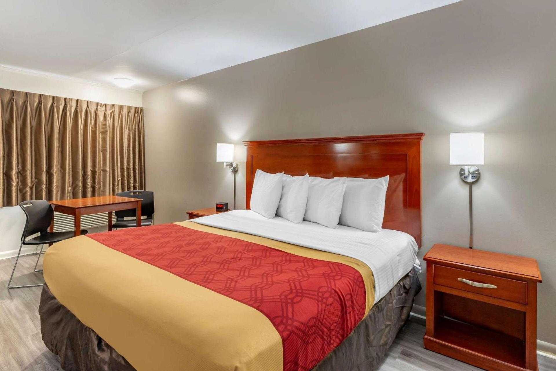 Econo Lodge Charlottesville North - University Area photo 7