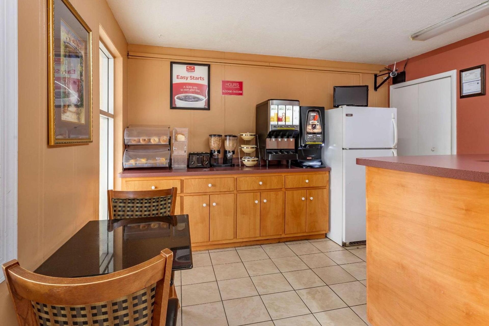 Econo Lodge Charlottesville North - University Area photo 16