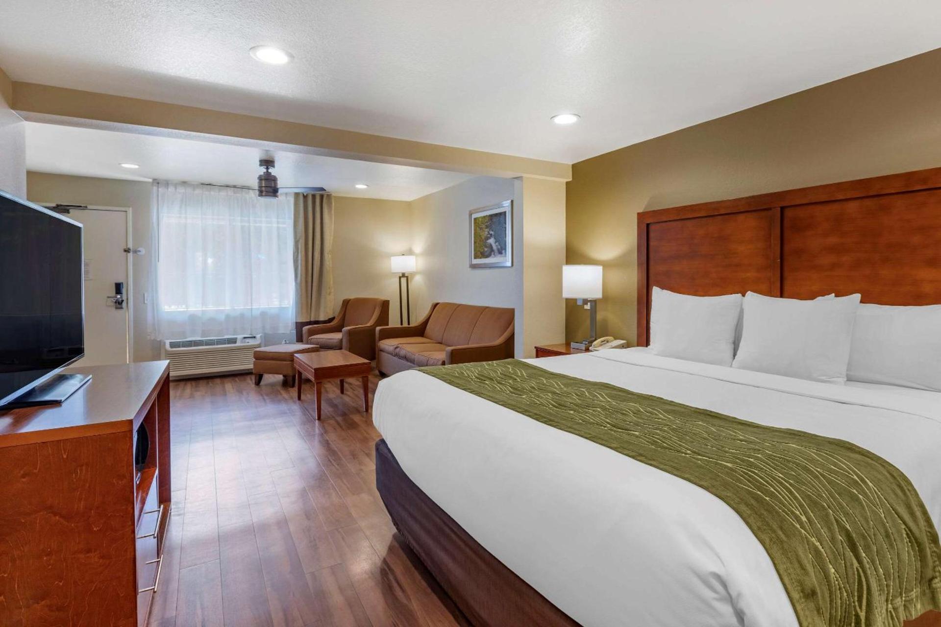 Comfort Inn Bishop photo 25