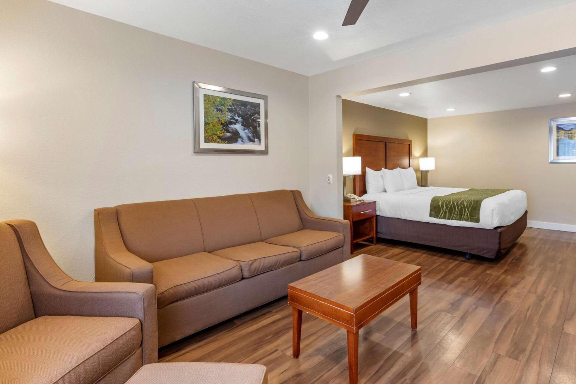 Comfort Inn Bishop photo 26