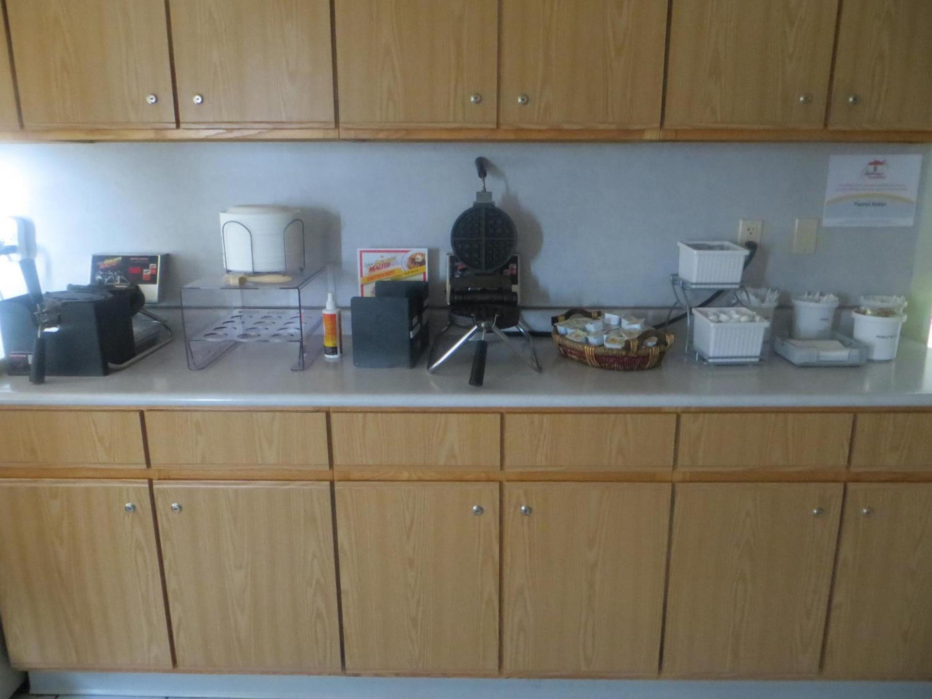Super 8 by Wyndham Ogallala photo 21