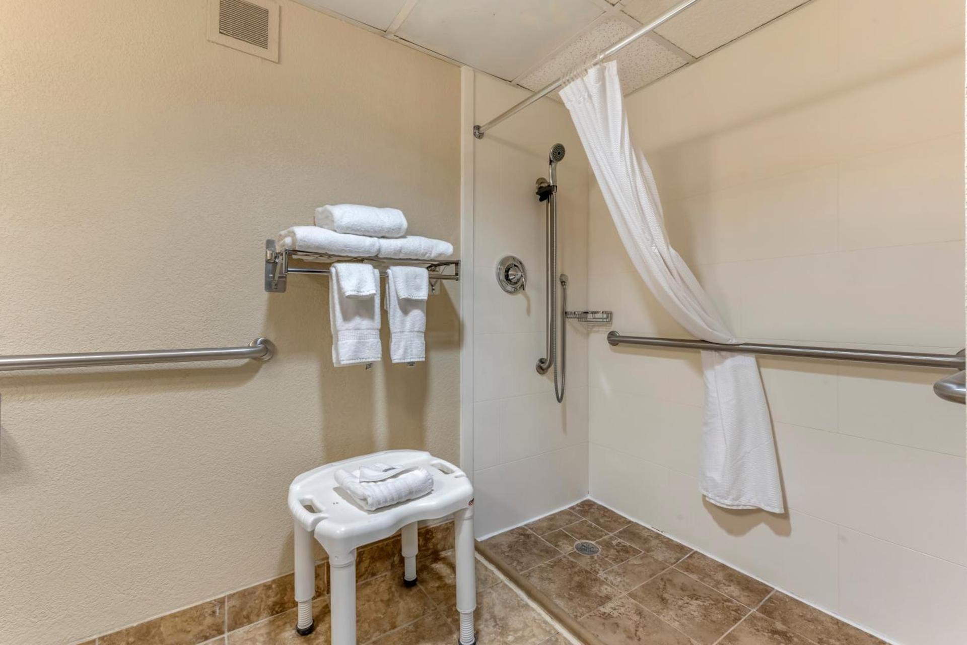 Comfort Inn Cranberry Twp photo 31