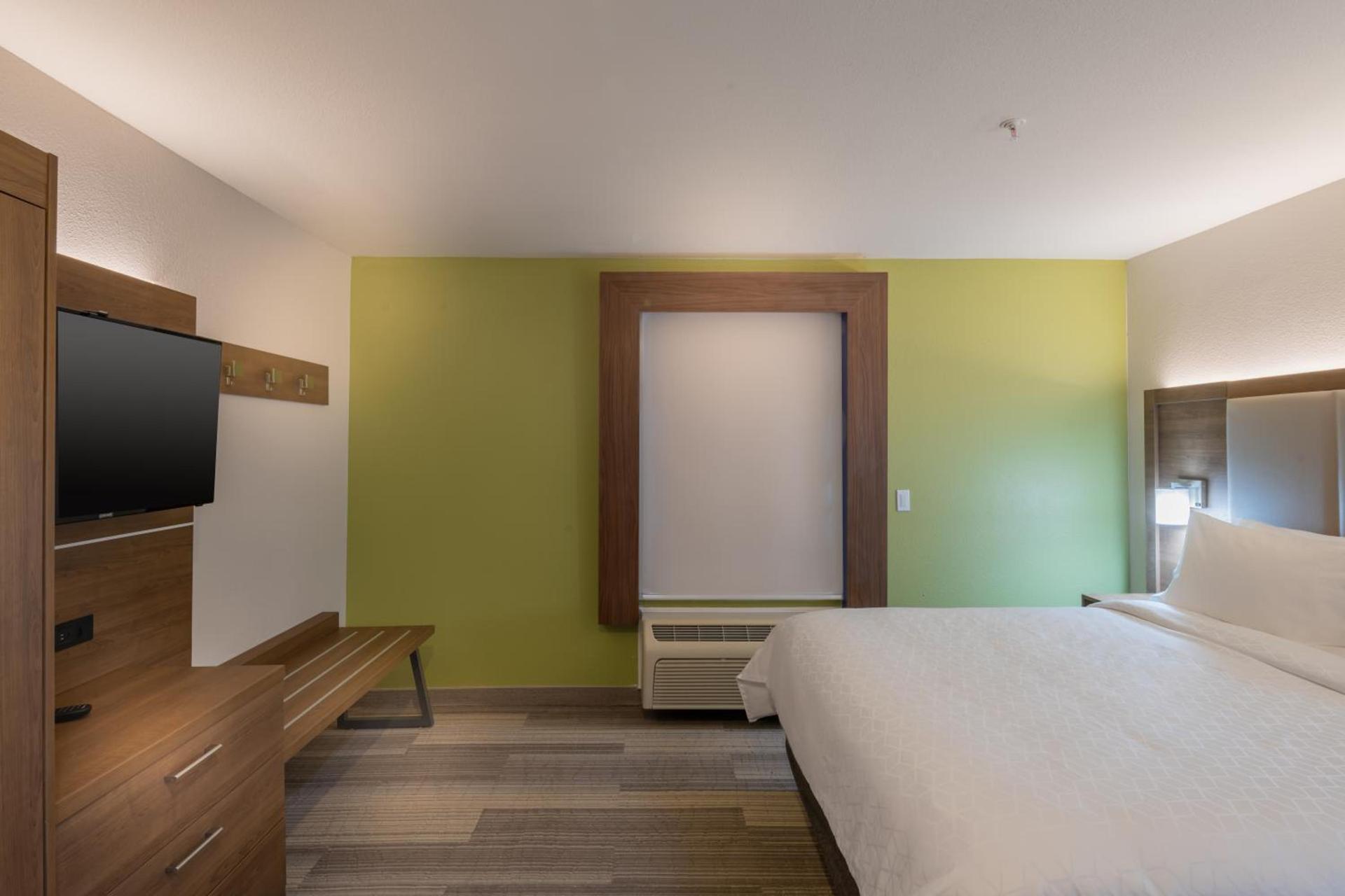 Holiday Inn Express & Suites N Waco Area - West by IHG photo 22