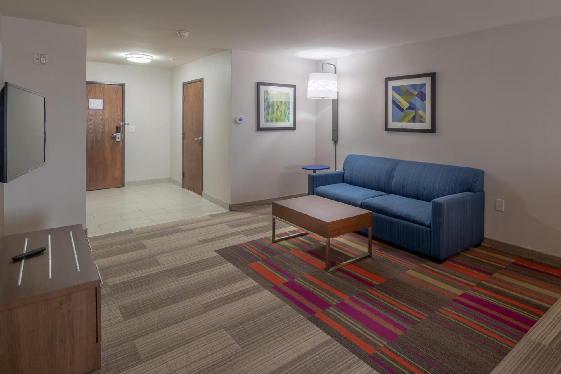 Holiday Inn Express & Suites N Waco Area - West by IHG photo 12