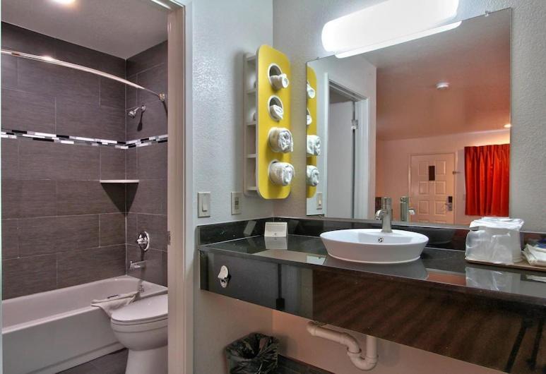 Coastal Valley Inn photo 6