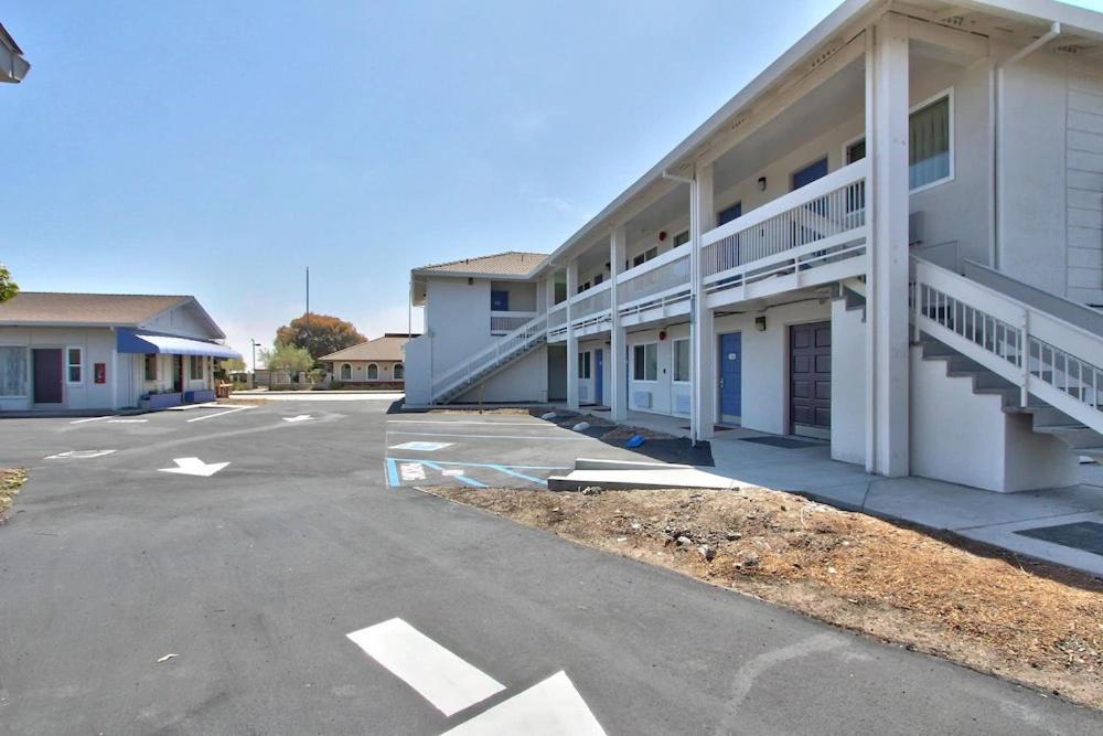 Coastal Valley Inn photo 2