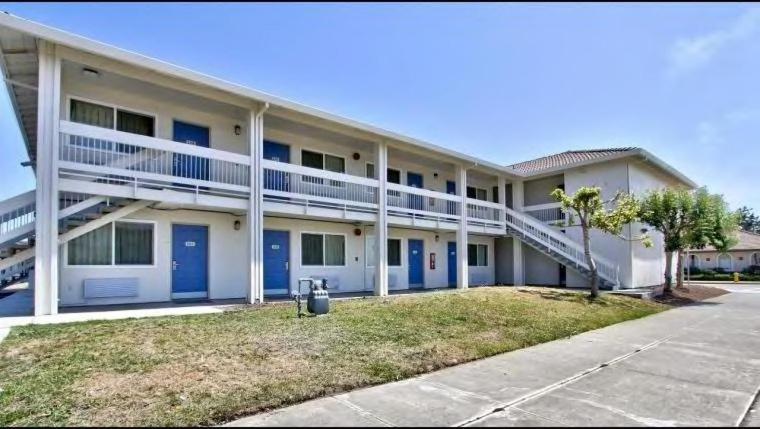 Coastal Valley Inn photo 8