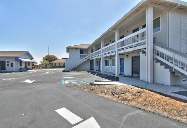 Coastal Valley Inn photo 9