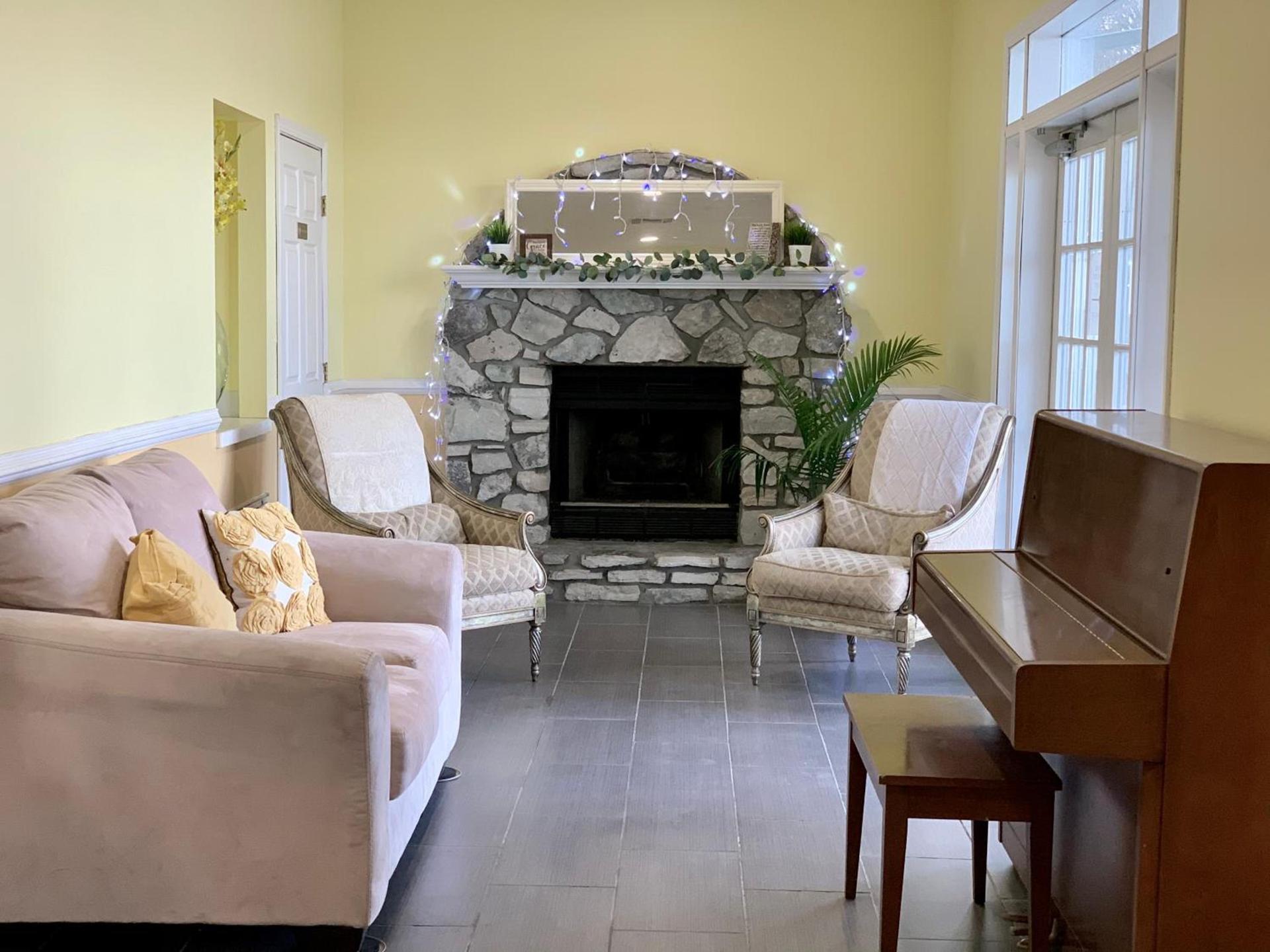 Seven Gables Inn photo 2