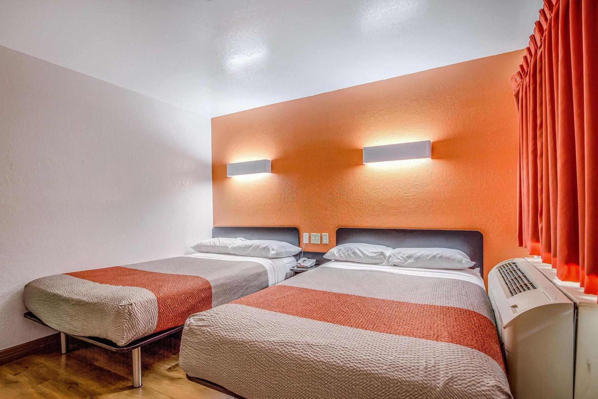 Motel 6-Conroe, TX photo 19