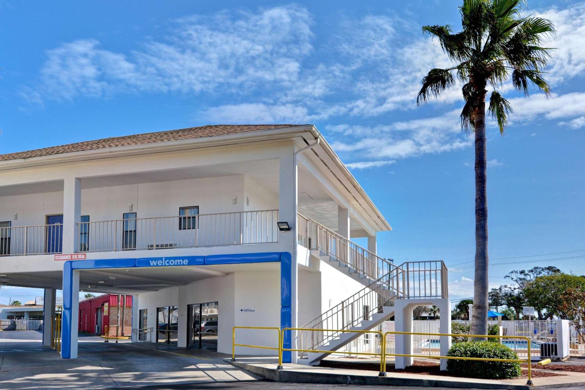 Motel 6-Destin, FL photo 1