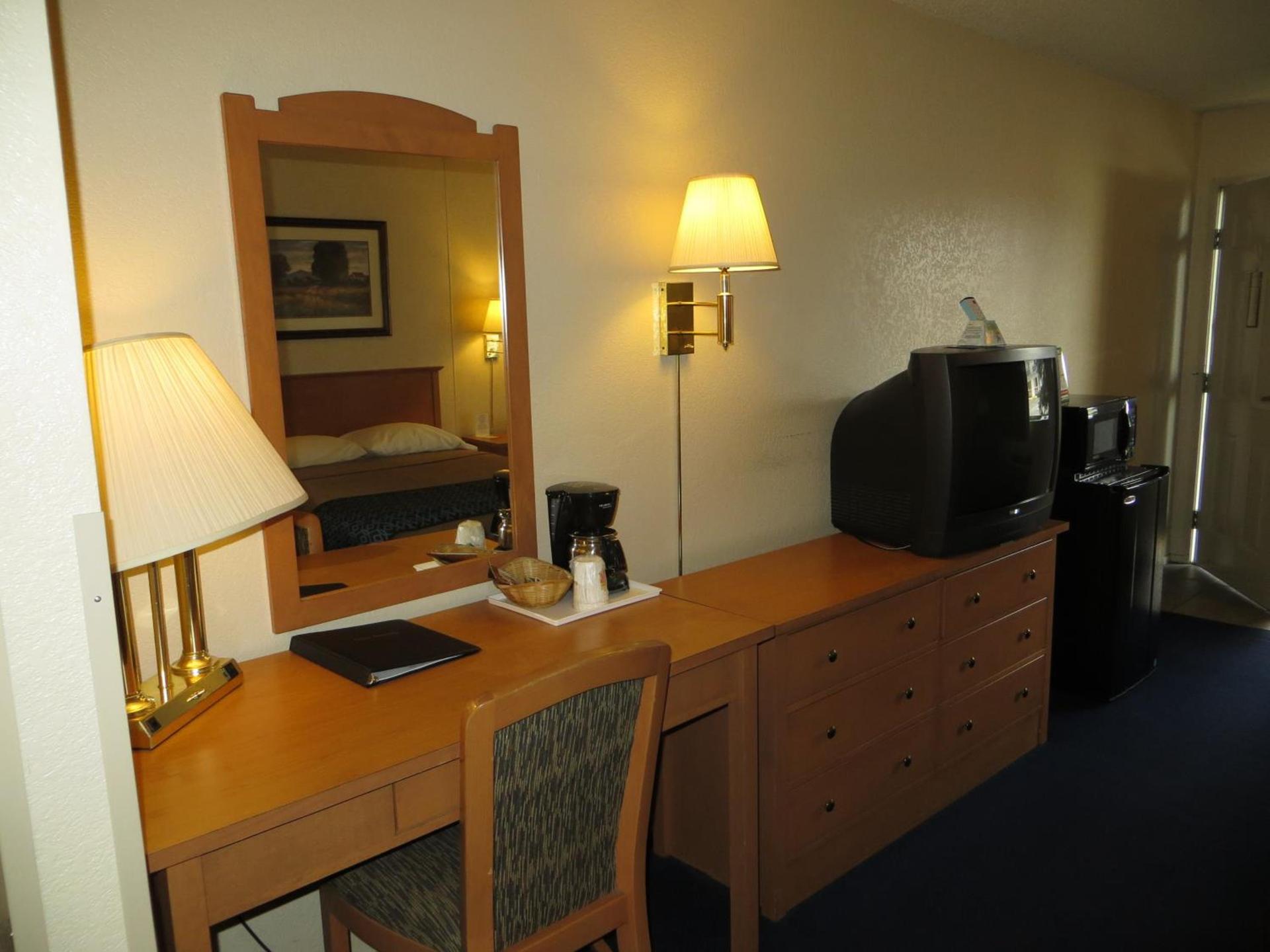 Super 8 by Wyndham Susanville photo 53
