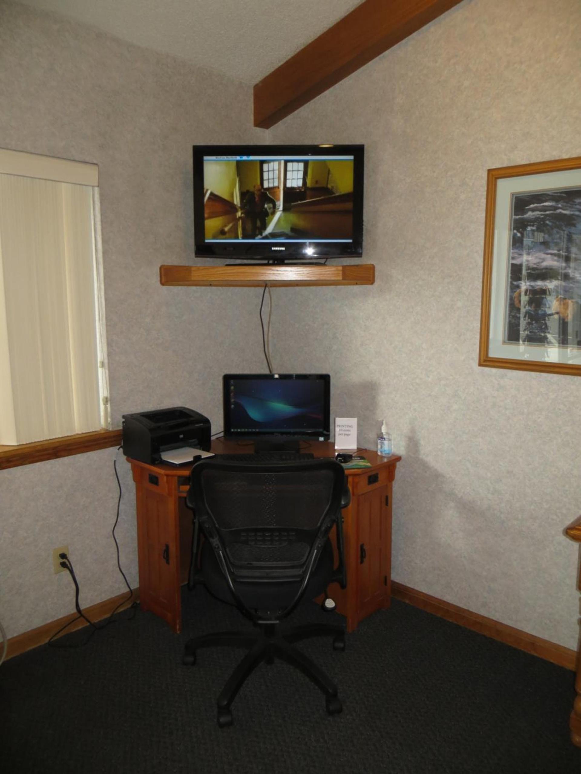 Super 8 by Wyndham Susanville photo 43