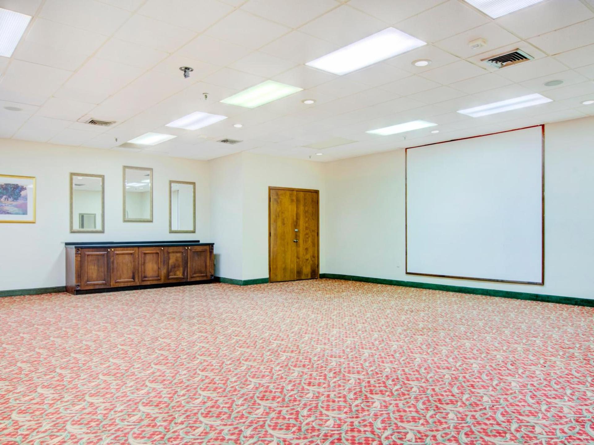 OYO Hotel Dundee By Crystal Lake photo 28