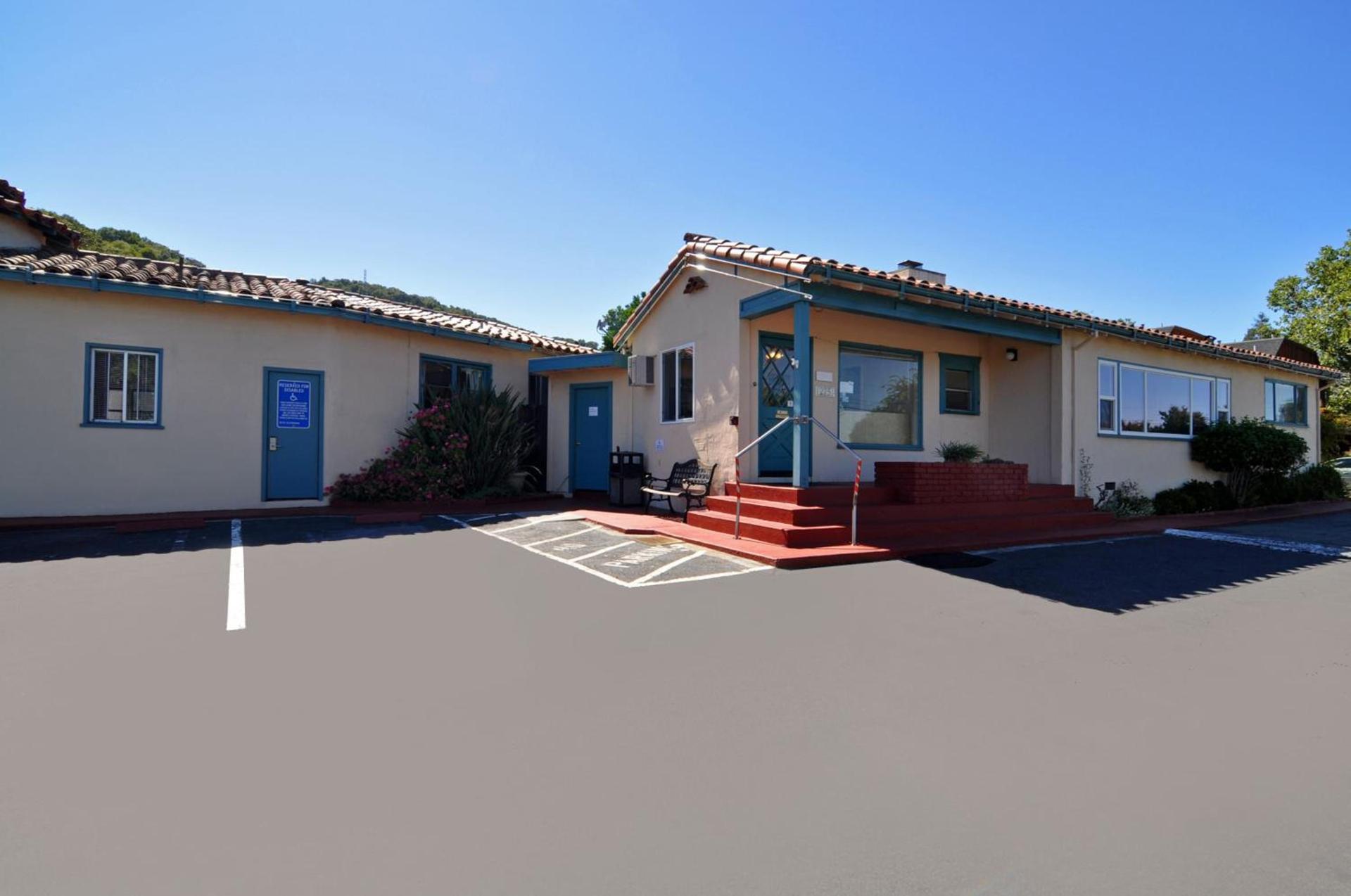 Marinwood Inn & Suites photo 15