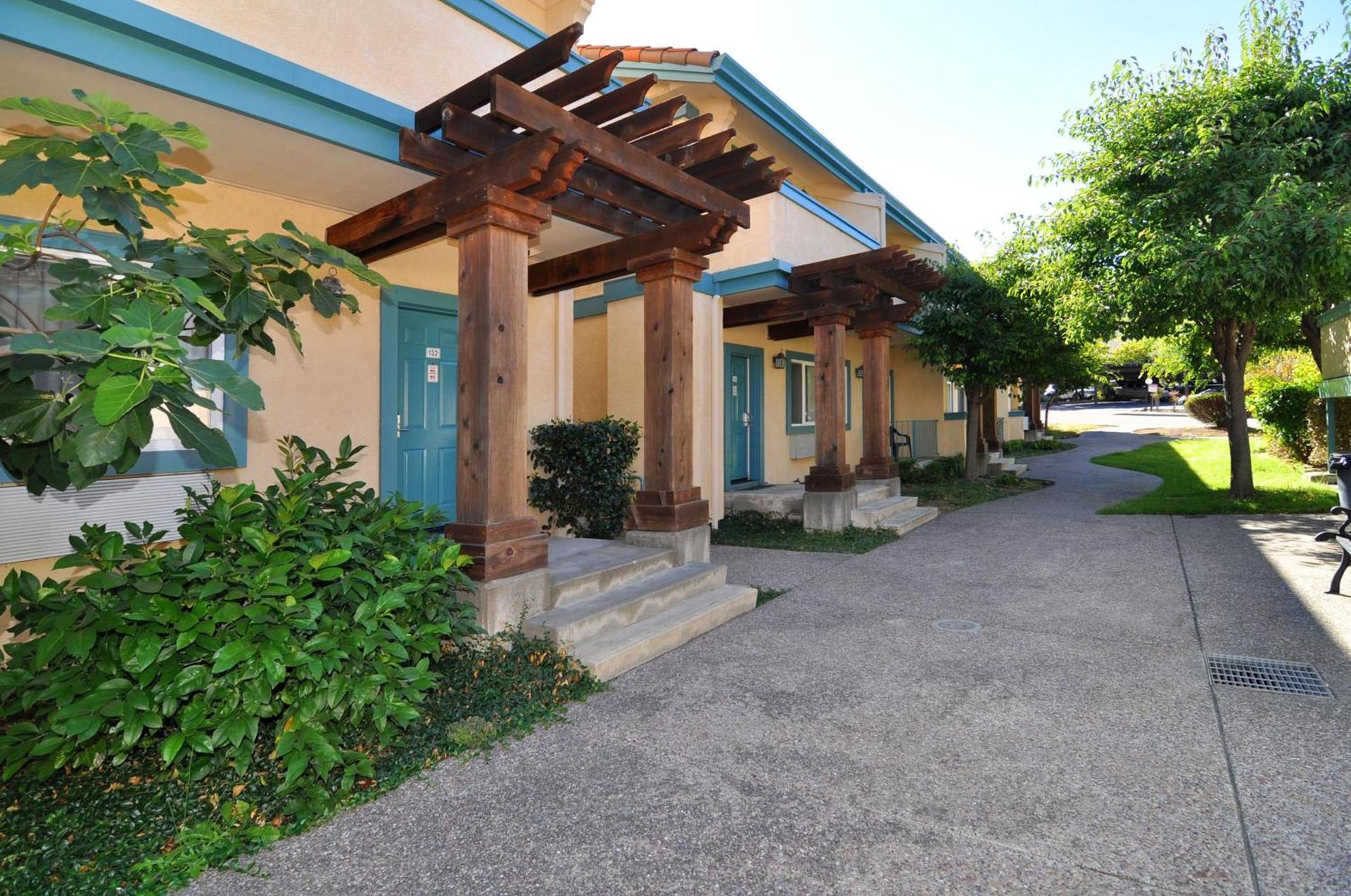 Marinwood Inn & Suites — hotel in Novato