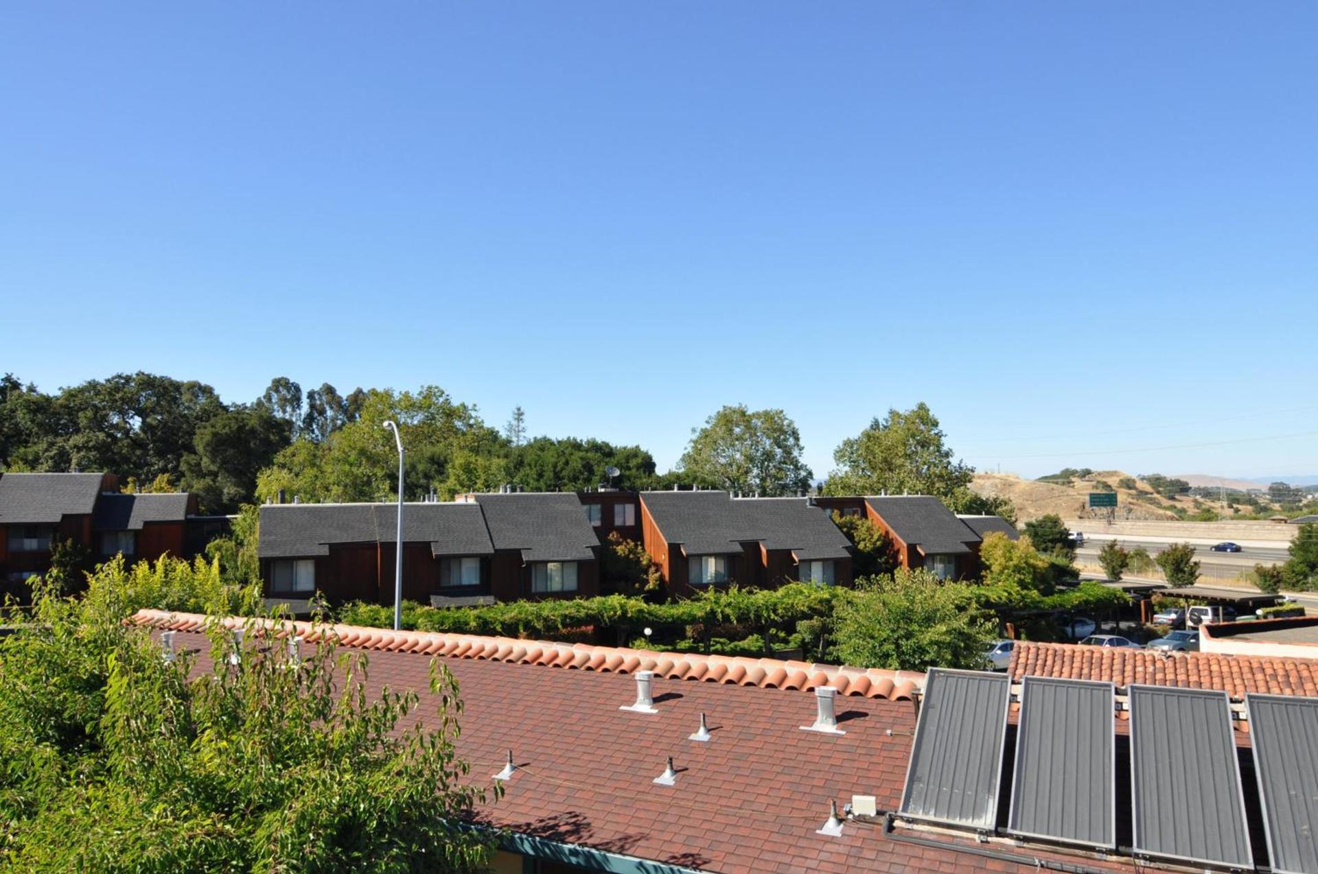 Marinwood Inn & Suites photo 18