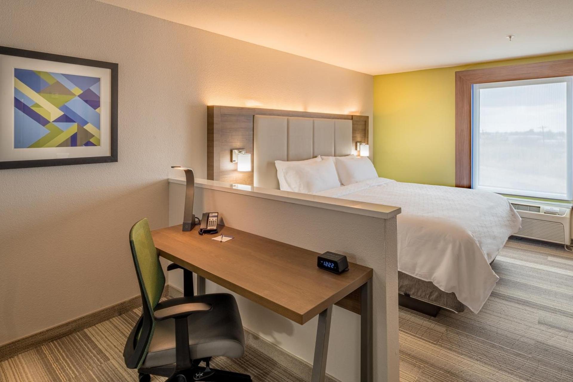 Holiday Inn Express & Suites N Waco Area - West by IHG photo 99