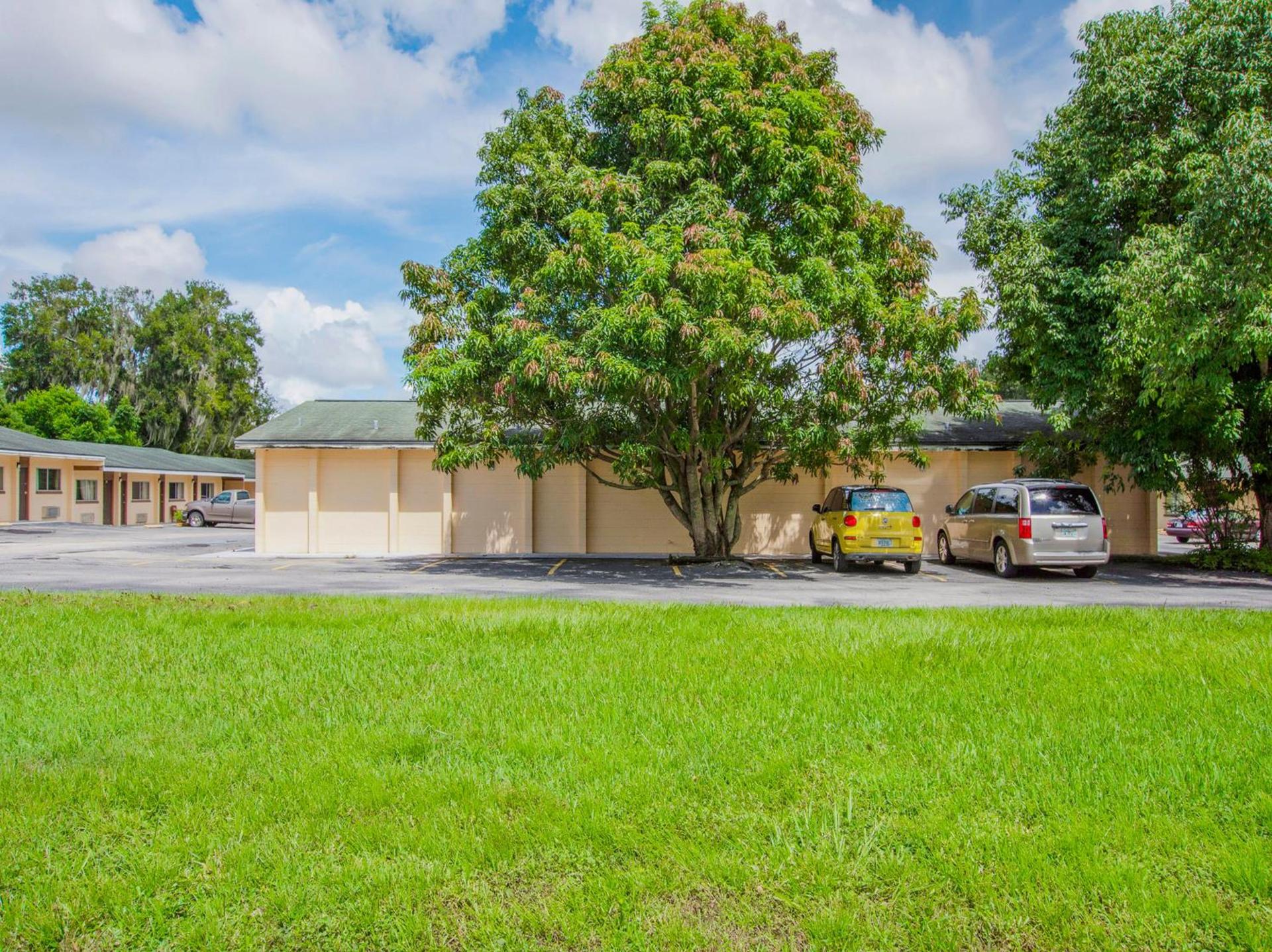 OYO Superior Budget Inn Bartow photo 3