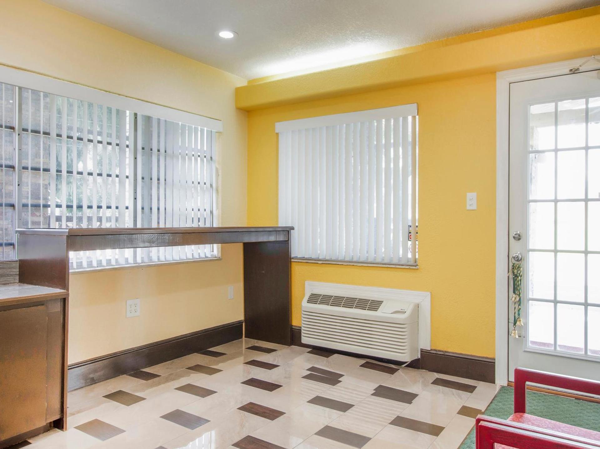 OYO Superior Budget Inn Bartow photo 17