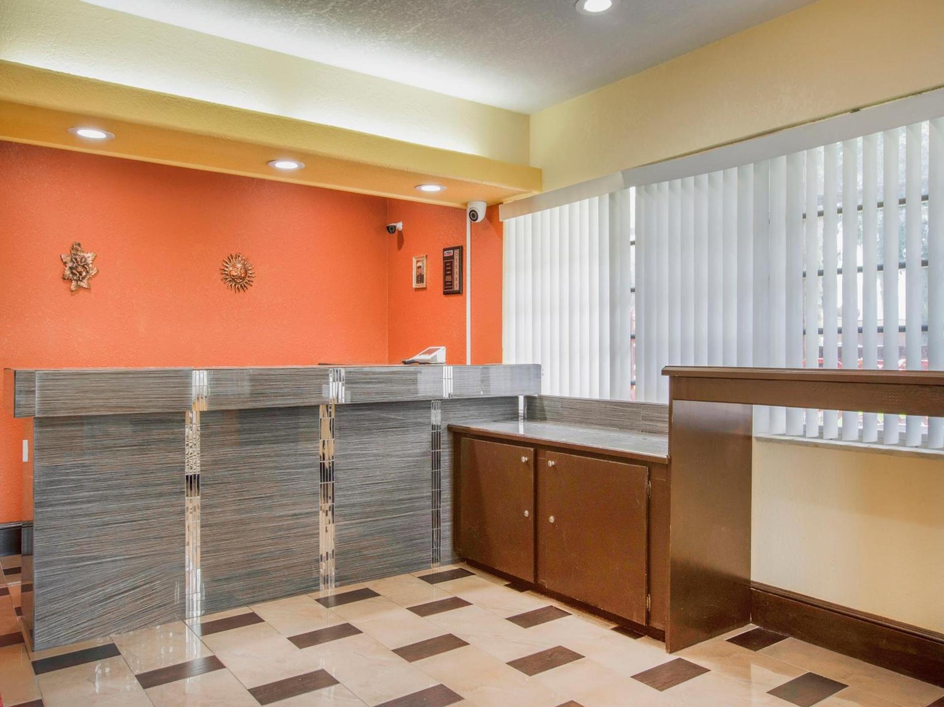 OYO Superior Budget Inn Bartow photo 5